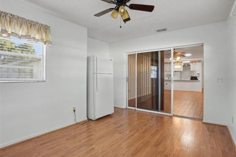 House in Winter Haven, Florida 2 bedrooms, 123.84 sq.m. № 2151947 - photo 5
