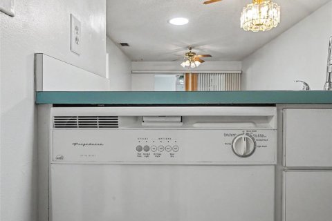 House in Winter Haven, Florida 2 bedrooms, 123.84 sq.m. № 2151947 - photo 26