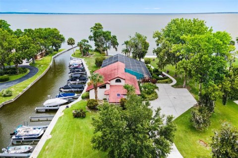 House in Yalaha, Florida 3 bedrooms, 179.12 sq.m. № 2203119 - photo 15