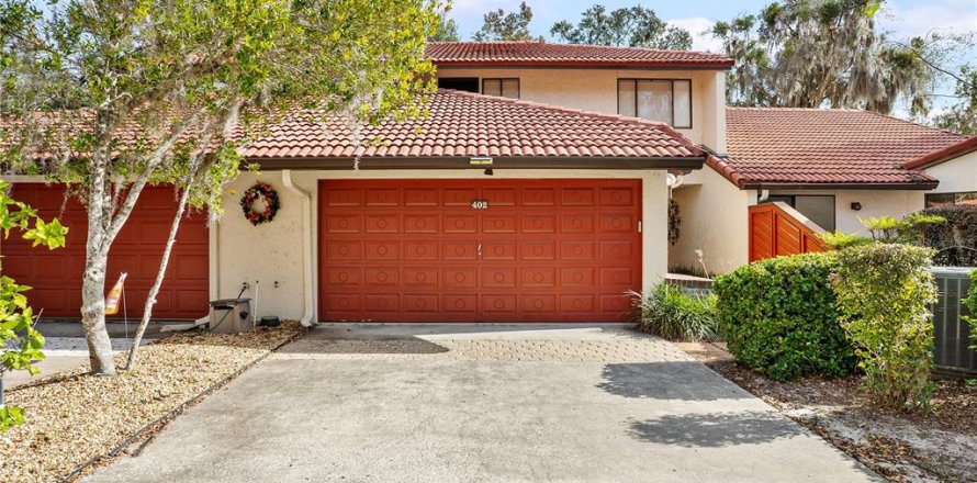 House in Yalaha, Florida 3 bedrooms, 179.12 sq.m. № 2203119