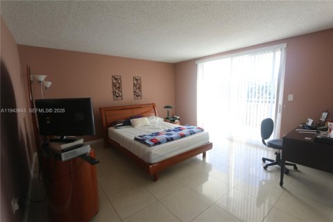 Купить кондоминиум в Хайалиа, Флорида 7 комнат, 96.15м2, № 2061314 - фото 15