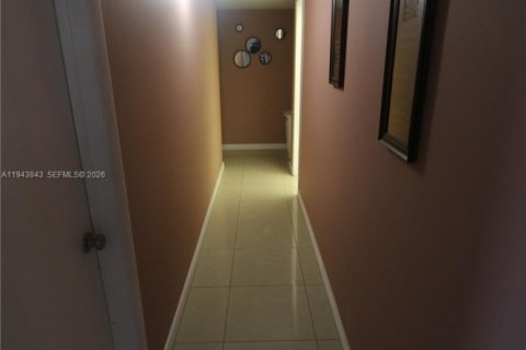 Купить кондоминиум в Хайалиа, Флорида 7 комнат, 96.15м2, № 2061314 - фото 12