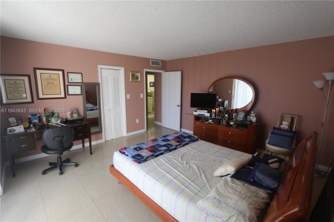 Купить кондоминиум в Хайалиа, Флорида 7 комнат, 96.15м2, № 2061314 - фото 16