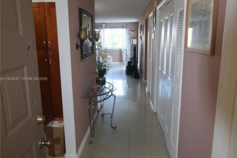 Condo in Hialeah, Florida, 2 bedrooms  № 2061314