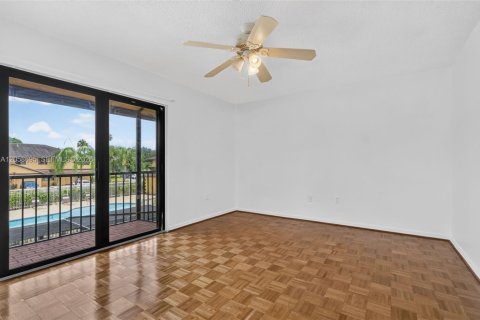Touwnhouse à vendre à Miami, Floride: 3 chambres, 136.19 m2 № 2185433 - photo 26