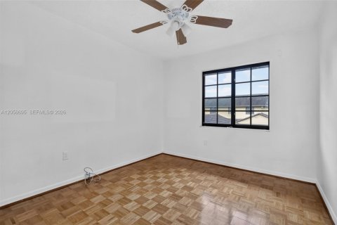 Touwnhouse à vendre à Miami, Floride: 3 chambres, 136.19 m2 № 2185433 - photo 16