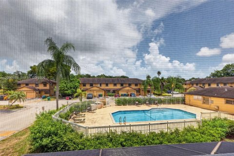 Touwnhouse à vendre à Miami, Floride: 3 chambres, 136.19 m2 № 2185433 - photo 23