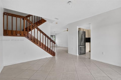 Touwnhouse à vendre à Miami, Floride: 3 chambres, 136.19 m2 № 2185433 - photo 10