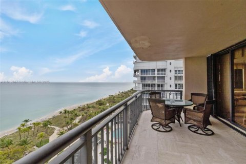 Condominio en alquiler en Bal Harbour, Florida, 3 dormitorios, 218.6 m2 № 2088461 - foto 2