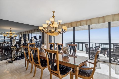Condominio en alquiler en Bal Harbour, Florida, 3 dormitorios, 218.6 m2 № 2088461 - foto 10
