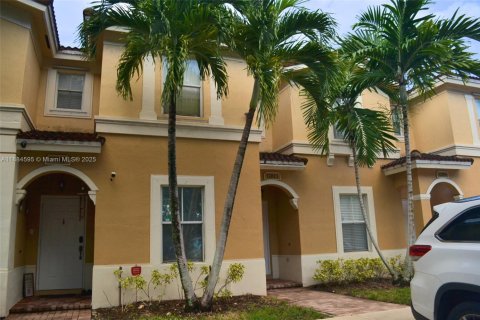Townhouse in Miramar, Florida 2 bedrooms, 110.55 sq.m. № 1931242 - photo 3