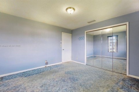 Купить виллу или дом в Хомстед, Флорида 4 спальни, 248.23м2, № 1971178 - фото 23