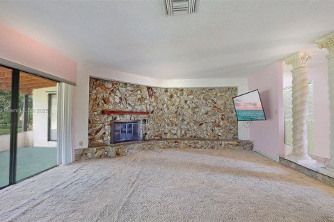 Купить виллу или дом в Хомстед, Флорида 4 спальни, 248.23м2, № 1971178 - фото 8