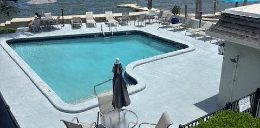 Condo in West Palm Beach, Florida, 2 bedrooms № 2192821