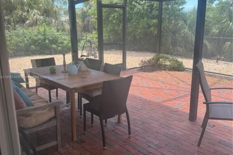 House in Marco Island, Florida 3 bedrooms № 1878767 - photo 28