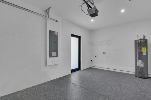 Снять в аренду квартиру в Лихай-Эйкерс, Флорида 2 комнаты, 111.48м2, № 2209533 - фото 24