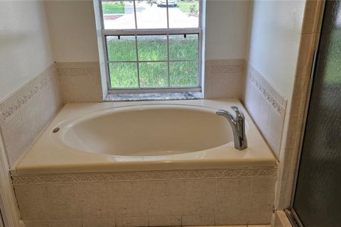 Casa en venta en Deltona, Florida, 3 dormitorios, 203.83 m2 № 2216021 - foto 19
