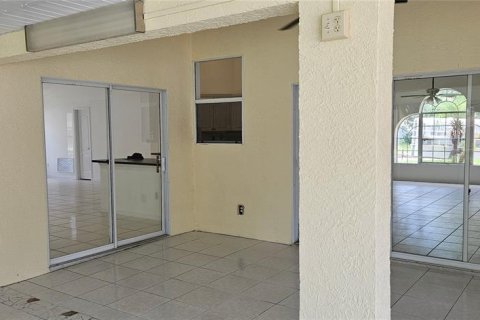Casa en venta en Deltona, Florida, 3 dormitorios, 203.83 m2 № 2216021 - foto 24