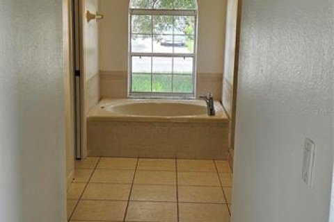 Casa en venta en Deltona, Florida, 3 dormitorios, 203.83 m2 № 2216021 - foto 18
