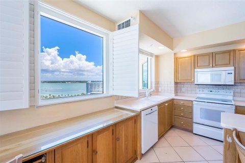 Condo in Clearwater, Florida, 3 bedrooms  № 2150733 - photo 19