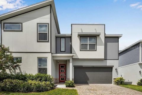 Casa en Kissimmee, Florida 9 dormitorios, 387.03 m2 № 2125550
