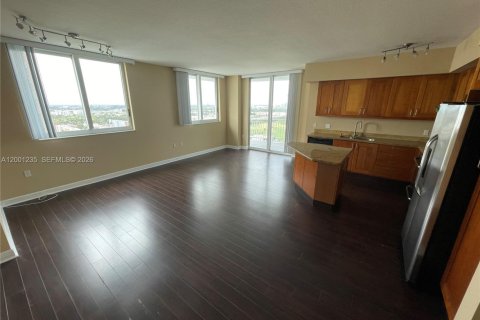 Купить кондоминиум в Халландейл-Бич, Флорида 3 спальни, 137.59м2, № 2065219 - фото 6