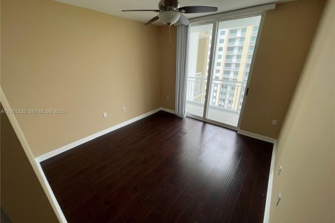 Купить кондоминиум в Халландейл-Бич, Флорида 3 спальни, 137.59м2, № 2065219 - фото 14