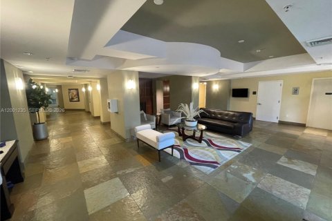 Купить кондоминиум в Халландейл-Бич, Флорида 3 спальни, 137.59м2, № 2065219 - фото 3