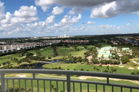 Купить кондоминиум в Халландейл-Бич, Флорида 3 спальни, 137.59м2, № 2065219 - фото 18