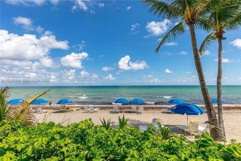 Copropriété à louer à Hallandale Beach, Floride: 1 chambre, 68.38 m2 № 1986175 - photo 22