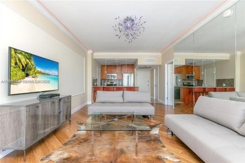 Copropriété à louer à Hallandale Beach, Floride: 1 chambre, 68.38 m2 № 1986175 - photo 1