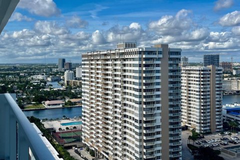 Copropriété à louer à Hallandale Beach, Floride: 1 chambre, 68.38 m2 № 1986175 - photo 18