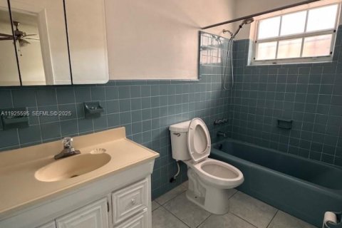 Villa ou maison à louer à Miami, Floride: 3 chambres, 230.4 m2 № 1984054 - photo 6