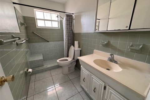Villa ou maison à louer à Miami, Floride: 3 chambres, 230.4 m2 № 1984054 - photo 4