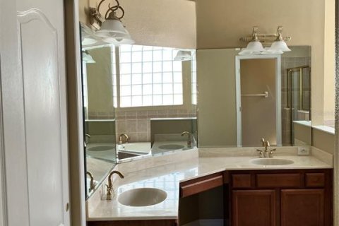 Casa en venta en Land O' Lakes, Florida, 6 dormitorios, 405.7 m2 № 2277470 - foto 28