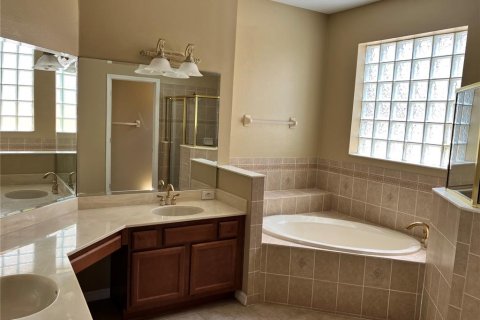 Casa en venta en Land O' Lakes, Florida, 6 dormitorios, 405.7 m2 № 2277470 - foto 27
