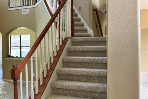 Casa en venta en Land O' Lakes, Florida, 6 dormitorios, 405.7 m2 № 2277470 - foto 29