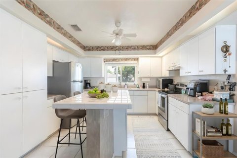 Villa ou maison à vendre à Lake Alfred, Floride: 3 chambres, 197.7 m2 № 2349644 - photo 3