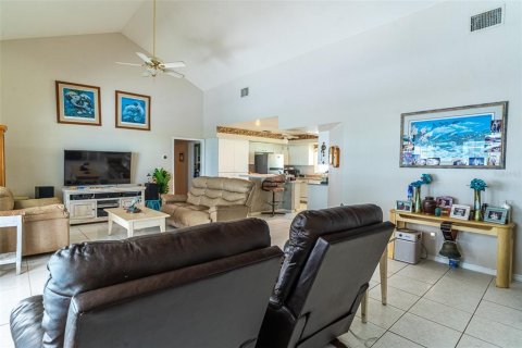 Villa ou maison à vendre à Lake Alfred, Floride: 3 chambres, 197.7 m2 № 2349644 - photo 12