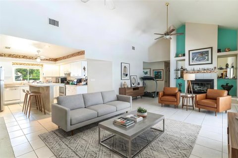 Villa ou maison à vendre à Lake Alfred, Floride: 3 chambres, 197.7 m2 № 2349644 - photo 2