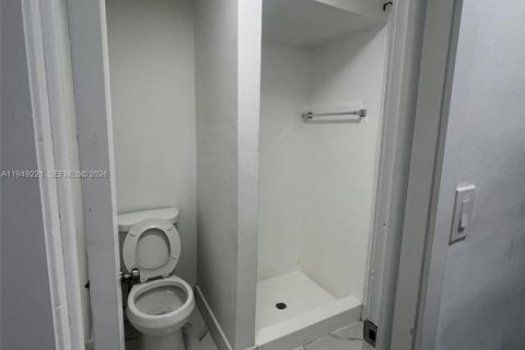 Снять в аренду коммерческую недвижимость в Майами-Гарденс, Флорида 1 спальня, 37.16м2, № 2004914 - фото 5