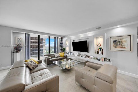 Condominio en alquiler en Bal Harbour, Florida, 2 dormitorios, 156.82 m2 № 1951282 - foto 5