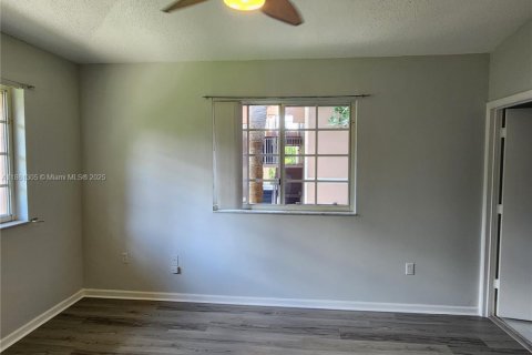 Condo in Davie, Florida, 2 bedrooms  № 1892710 - photo 11