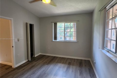 Condo in Davie, Florida, 2 bedrooms  № 1892710 - photo 12