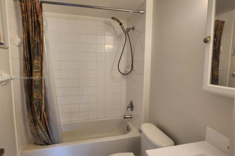 Condo in Davie, Florida, 2 bedrooms  № 1892710 - photo 14