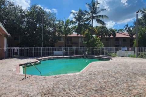 Condo in Davie, Florida, 2 bedrooms  № 1892710 - photo 24