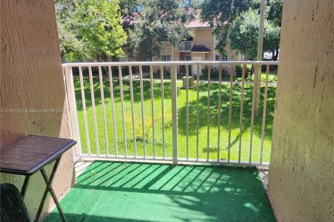 Condo in Davie, Florida, 2 bedrooms  № 1892710 - photo 19