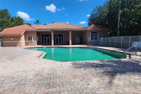 Condo in Davie, Florida, 2 bedrooms  № 1892710 - photo 22