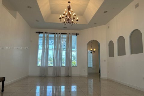 Villa ou maison à vendre à Homestead, Floride: 4 chambres, 335.66 m2 № 1784075 - photo 2
