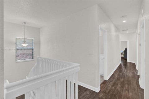 Casa en venta en Homestead, Florida, 5 dormitorios, 232.63 m2 № 1973571 - foto 20